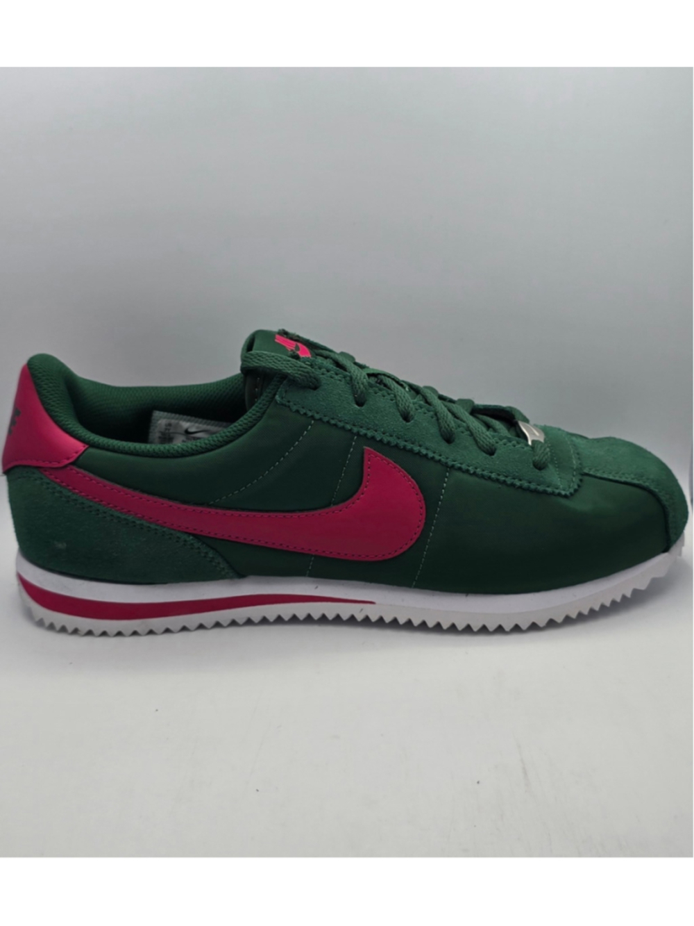Women's Nike Cortez Sneakers Green and Pink 7y womens 8.5